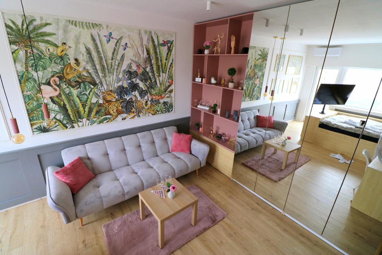 Ferienwohnung Deluxe Studio Old Center Panoramic View Terrace Bukarest Exterior foto